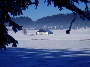 Le lac des Taillres en hiver