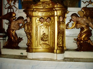 Tabernacle Ferrre avec les anges et le plican mystique